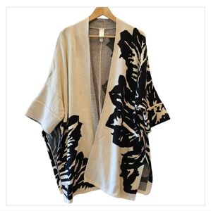 MarlaWynne Black and Cream Open Cardigan/Topper Sz Small